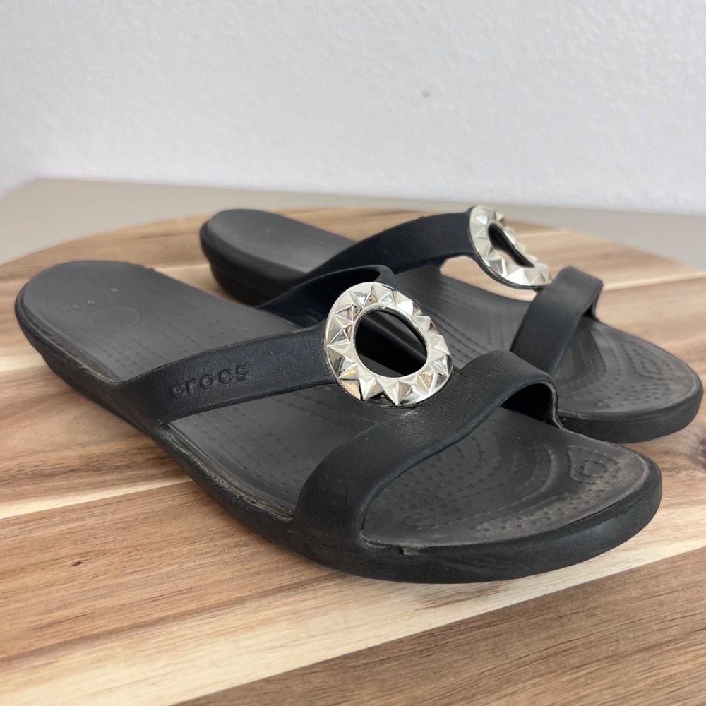 Crocs Sanrah Slide Sandals Womens 7 Black Ring Embellished Comfort Shoes Y2K